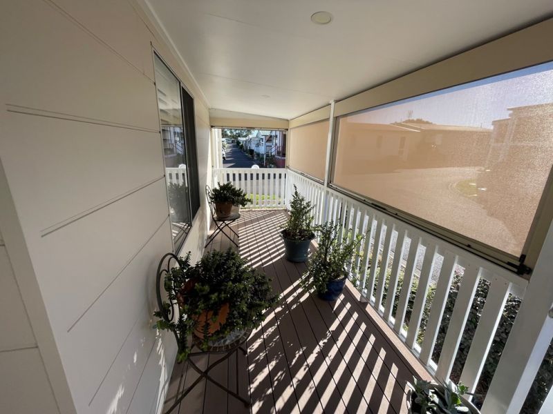 NORTH FACING CORNER BLOCK