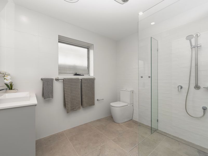 Sophisticated living by Shortland Waters golf course