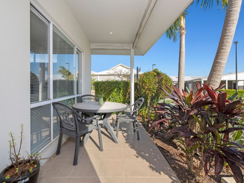 Corner Block With Green Outlook!