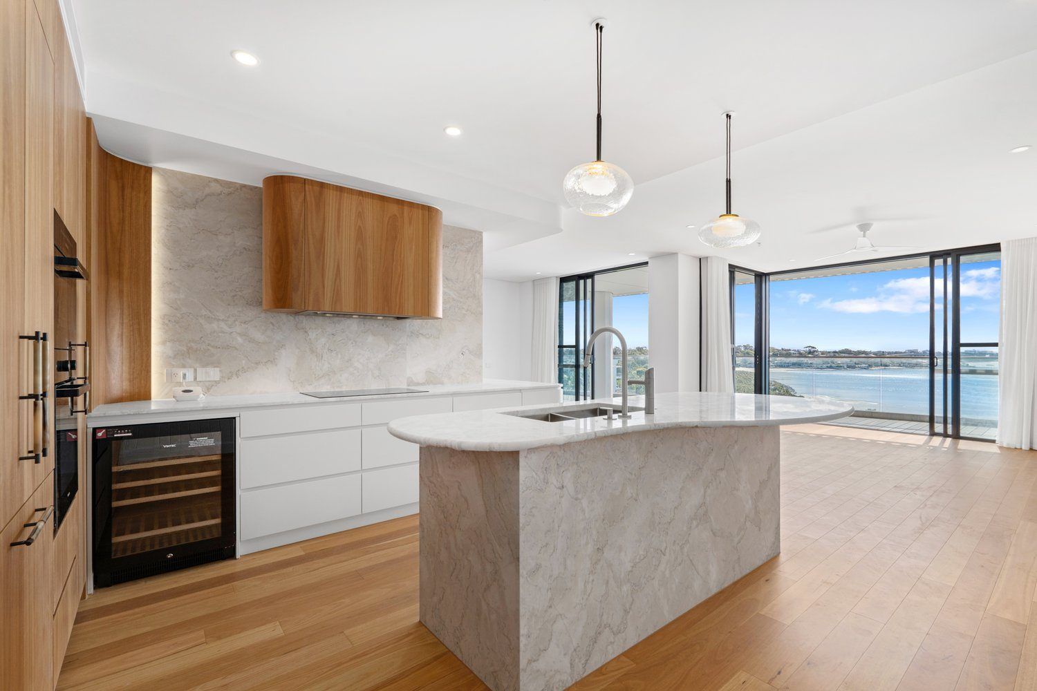 Generous Three-Bedroom Apartment with Sophisticated Bayside View