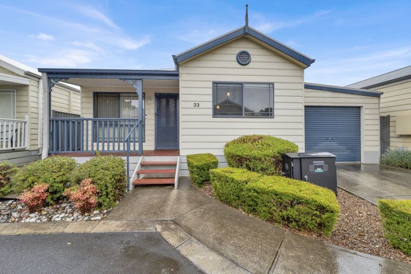 Lifestyle Communities Brookfield - Superb location, short stroll from the Clubhouse