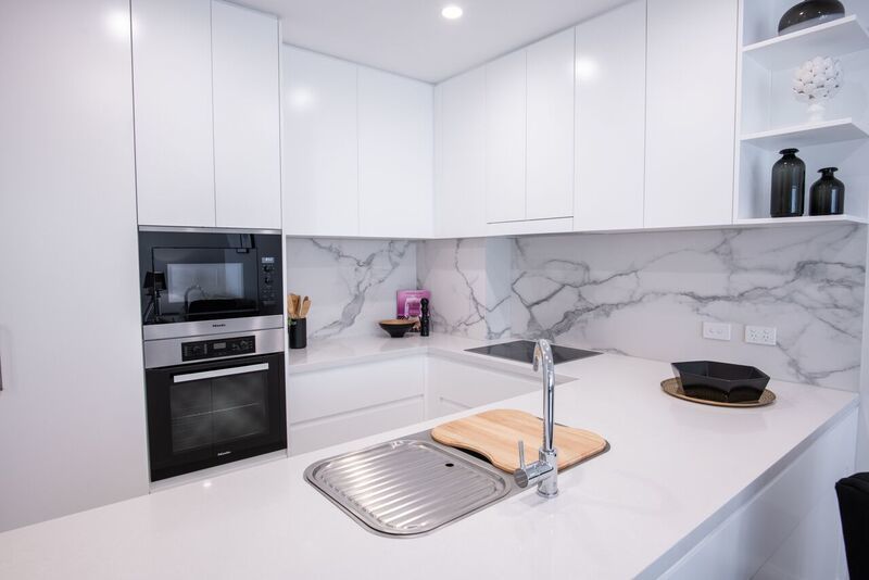 Elegant Apartment with Sunlit Balcony