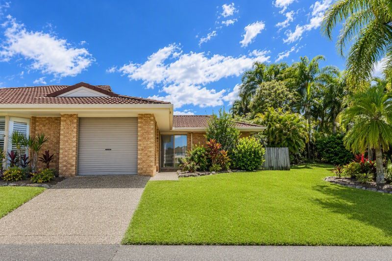 Garden outlook with Clubhouse Convenience