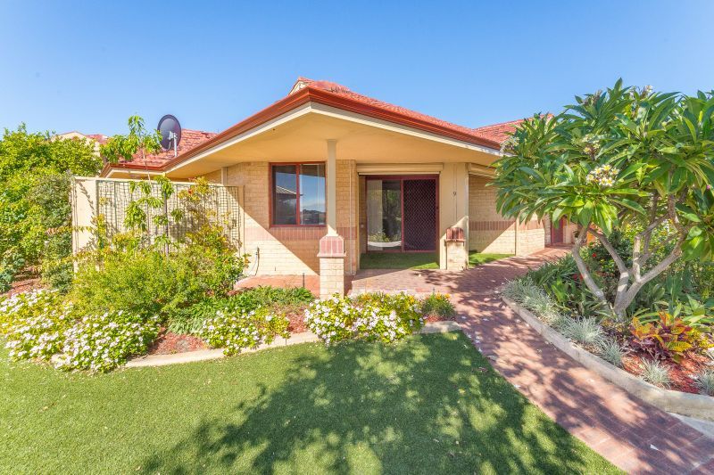 ARCADIA WATERS BICTON - Sought After 3 Bed Villa with Garden Views