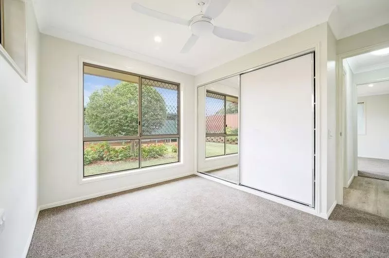 Convenient Retirement Living! Beautiful renovated unit.