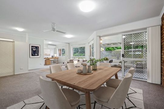 Beautiful two-bedroom, 1 bathroom villa with detached garage