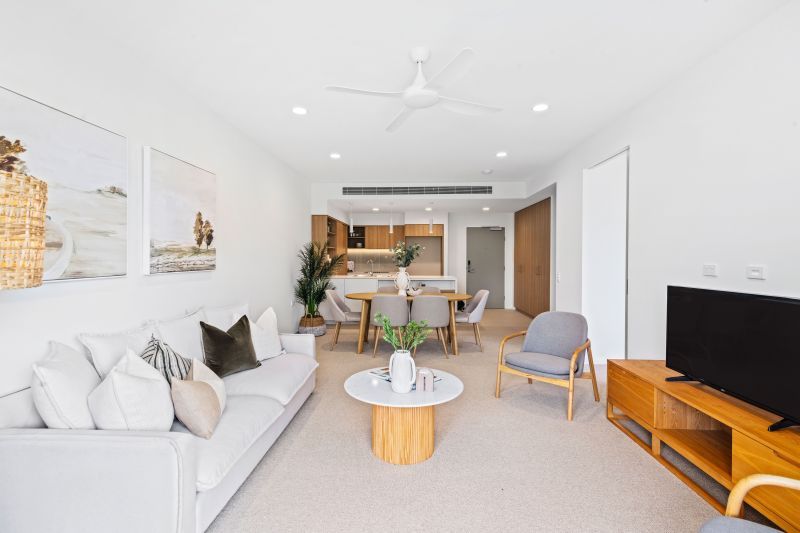 South-facing apartment with stunning Burleigh Golf Course vistas