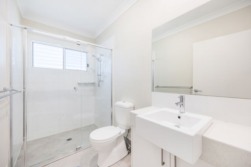 Modern Retreat with Alfresco Living!