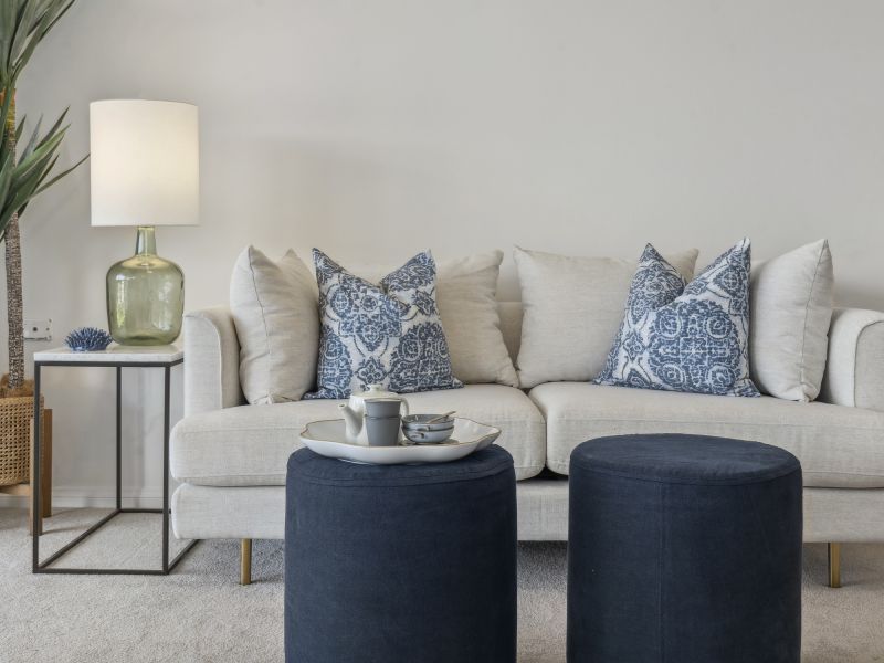 Light-filled apartment with large balcony