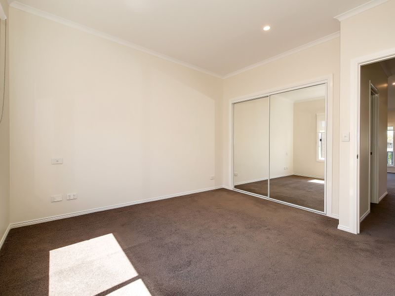 Beautiful home, beautiful village in Sunshine