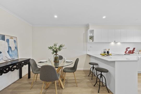 Totally upgraded Unit with Garden Outlook