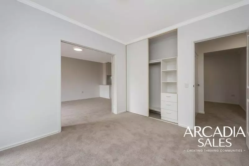 NORTH FACING NEW REFURBISHED TOP FLOOR APT