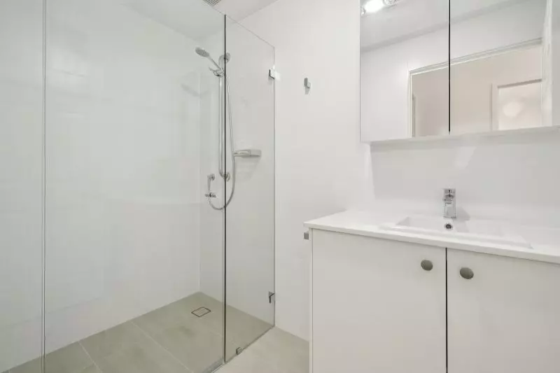 Bright and tranquil with Long Reef views