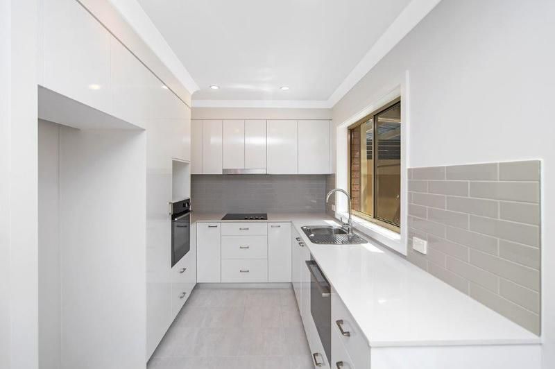 Stylish Villa with Stunning Bushland and Lake Views from Balcony