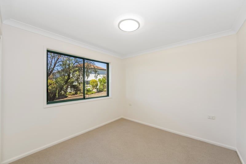 Spacious Villa with Light-Filled Living at Lakeside Village