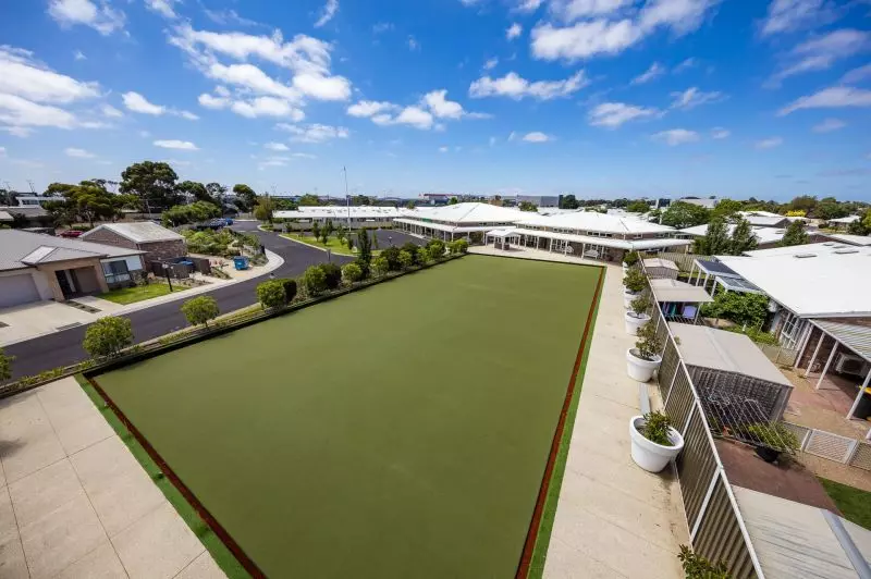Modern Unit with Garden Outlook