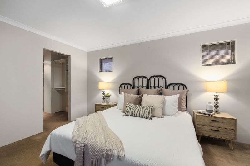 Spacious Riverside Family Retreat!