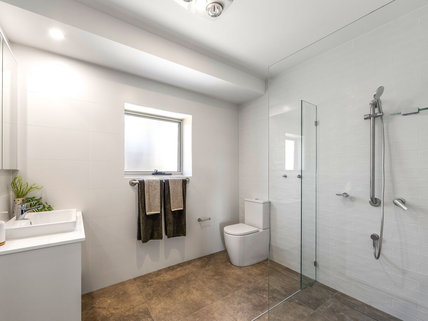 030 Ibis Crescent/33 Shearwater Drive, Shortland, NSW 2307