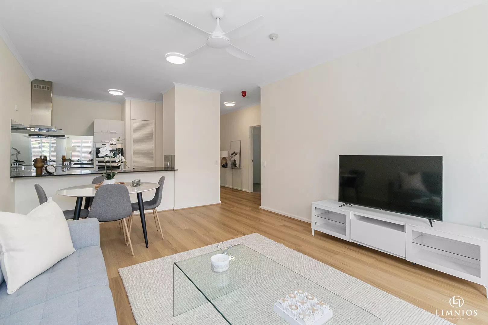 You will LOVE this ground floor retirement living apartment close to parklands!