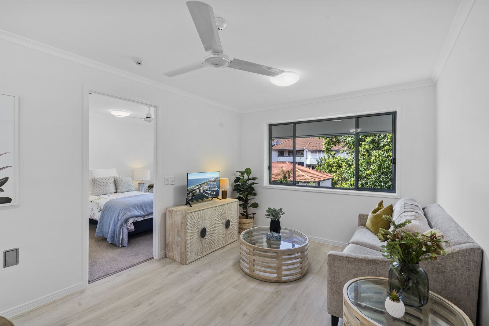 Beautiful home with services