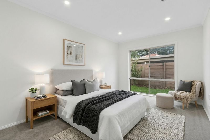 Spacious 2 bedroom villa, nestled amongst a beautiful garden setting