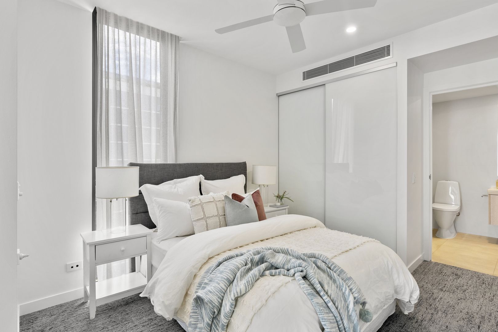 Seamless one bedroom apartment