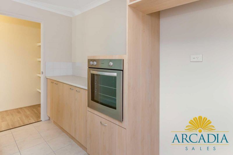 ARCADIA WATERS MADDINGTON - *** WOW LOOK AT THIS PRICE ***