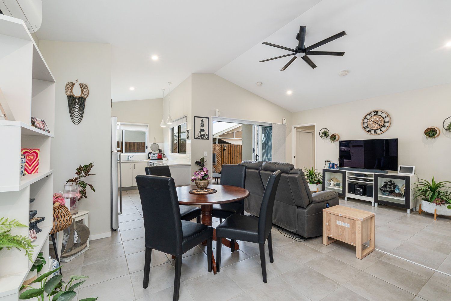 Stylish Living, Flexible Space