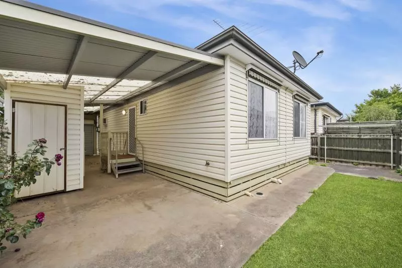 Two Bedroom Home Close To Clubhouse and Pool