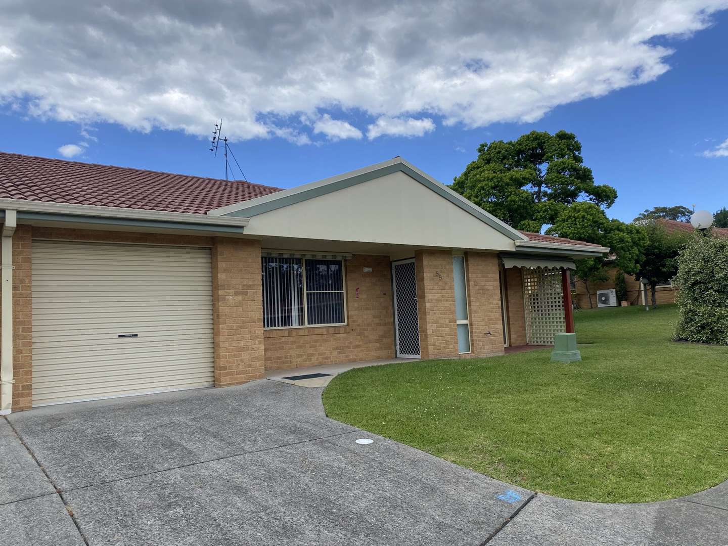 Freshly Updated 2 Bedroom Villa