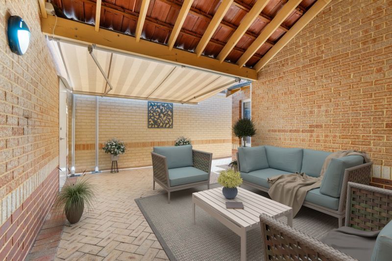 NOW UNDER OFFER. Bushland and the Beach - you have the best of both!