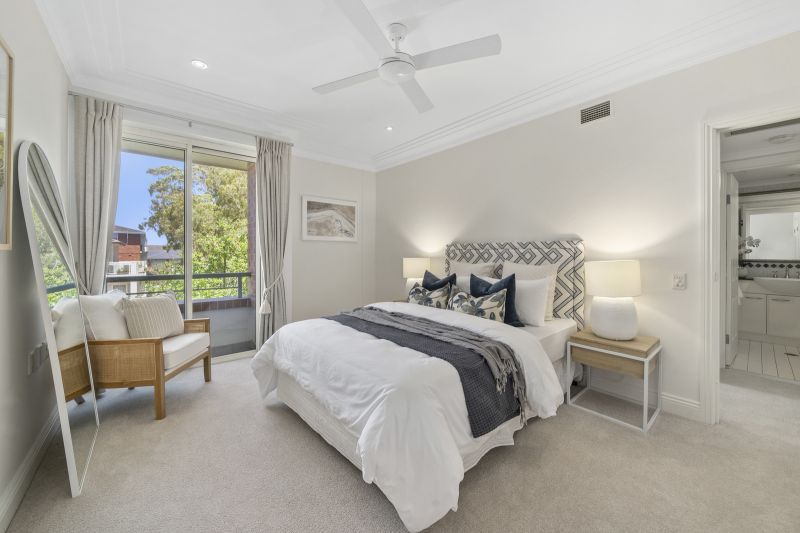 Bright and spacious top floor two-bedroom villa