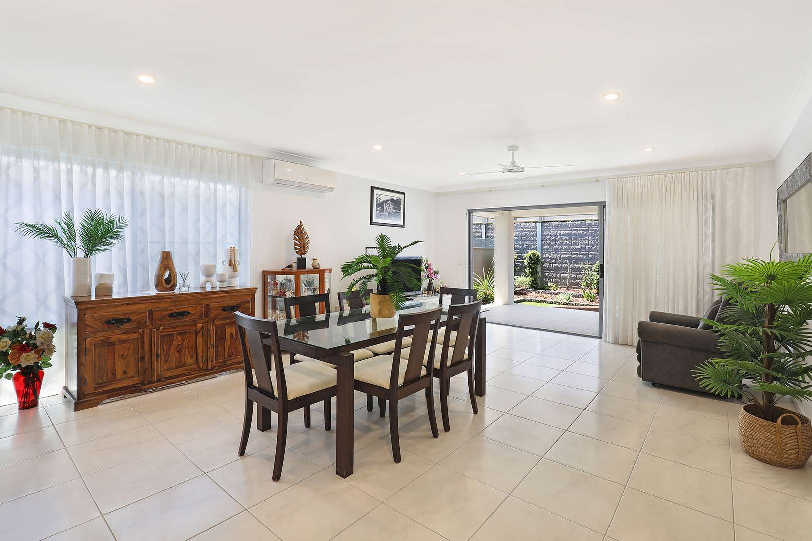 Contemporary Comfort Meets Effortless Living!