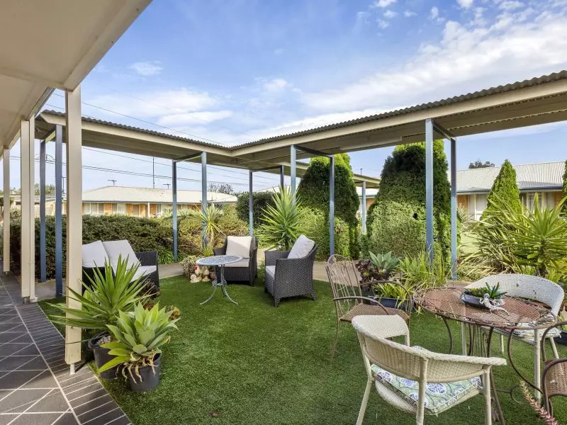 Single Self-Catered Unit – Rent in Seniors Community