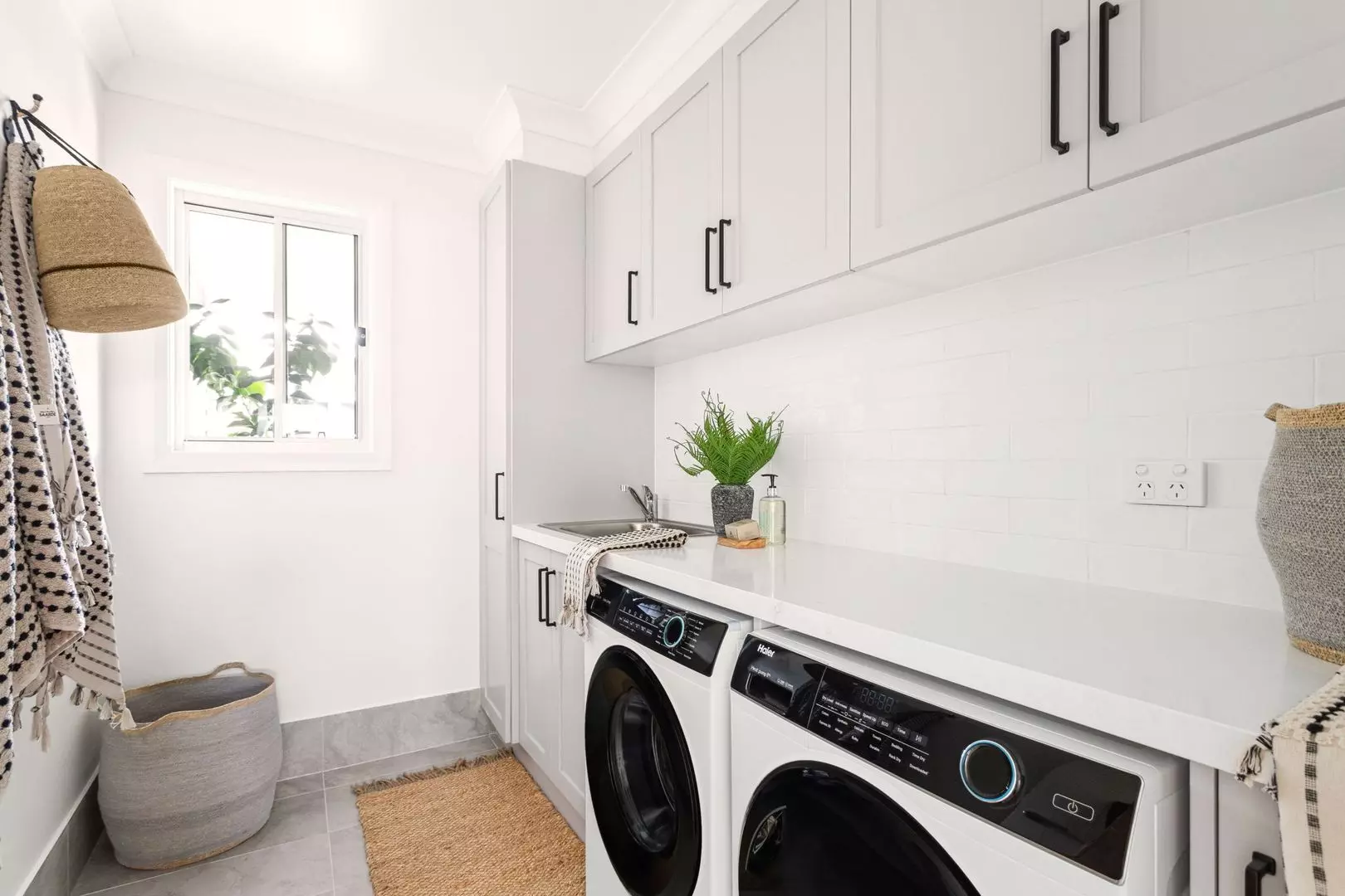 Clifton Taree - Brand new 2-beds plus study in a gated community