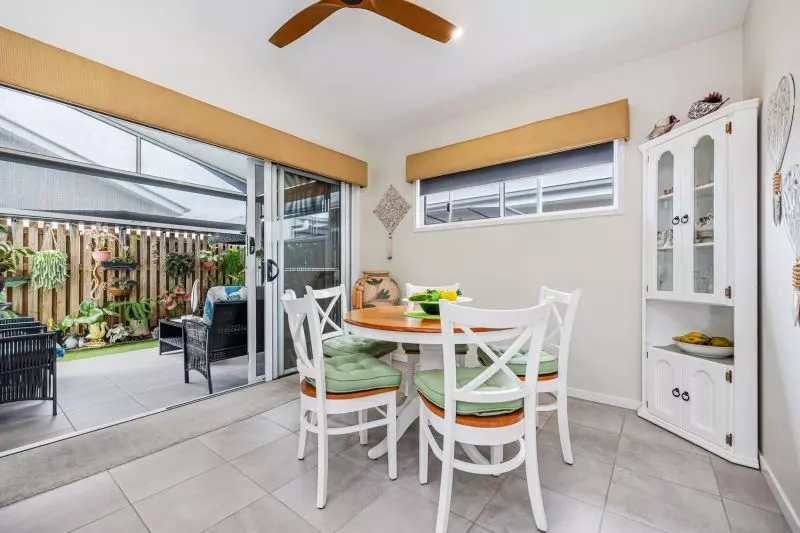 Stunning Tropical Hideaway!