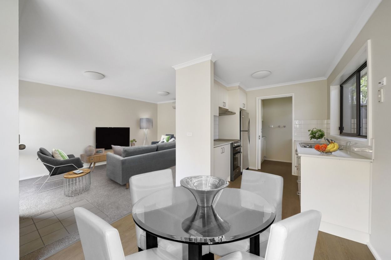 Refurbished unit with spacious courtyard