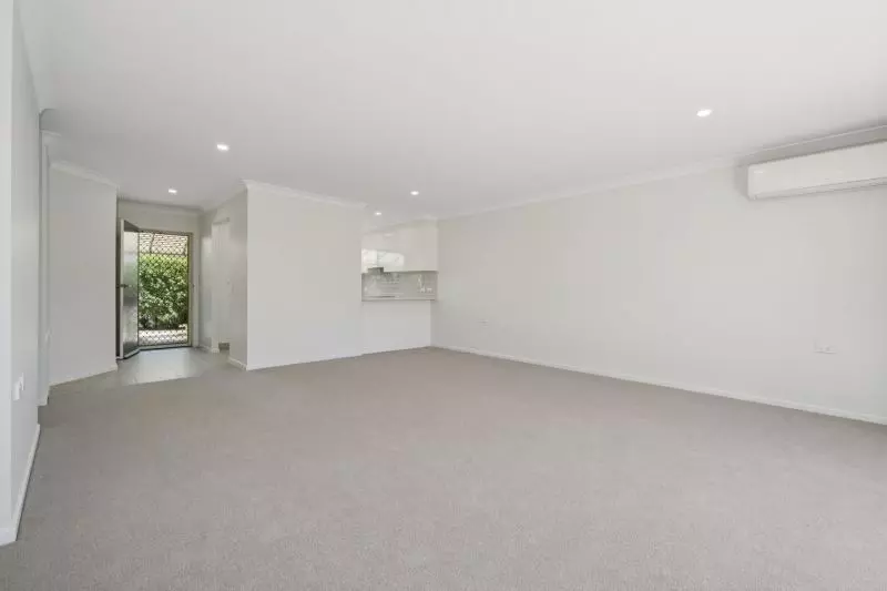 Bright Villa with Private Courtyard