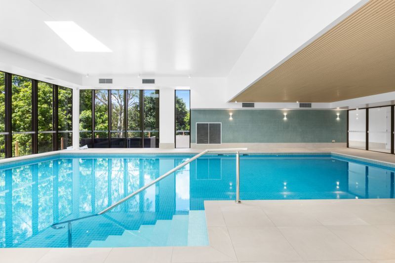 Last Remaining Somerset Penthouse - Spectacular Golf Course Views