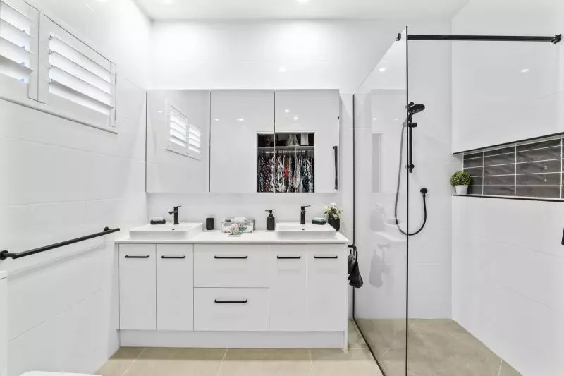 Site 151 - Established Kalbar