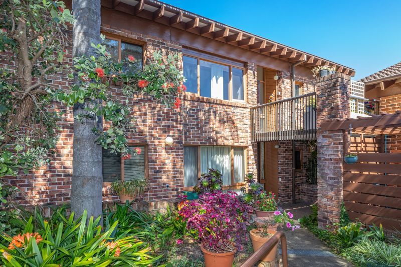 Stylishly renovated with a convenient position, close to all amenities