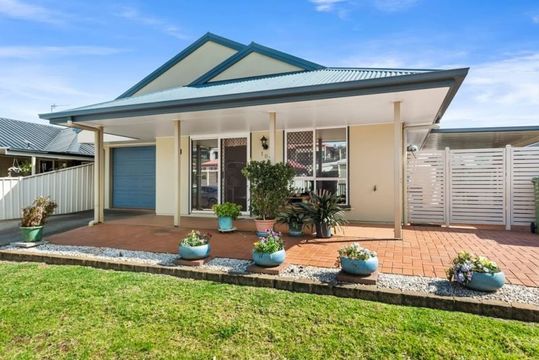 3 Bedroom | 1.5 Bathroom | Garage