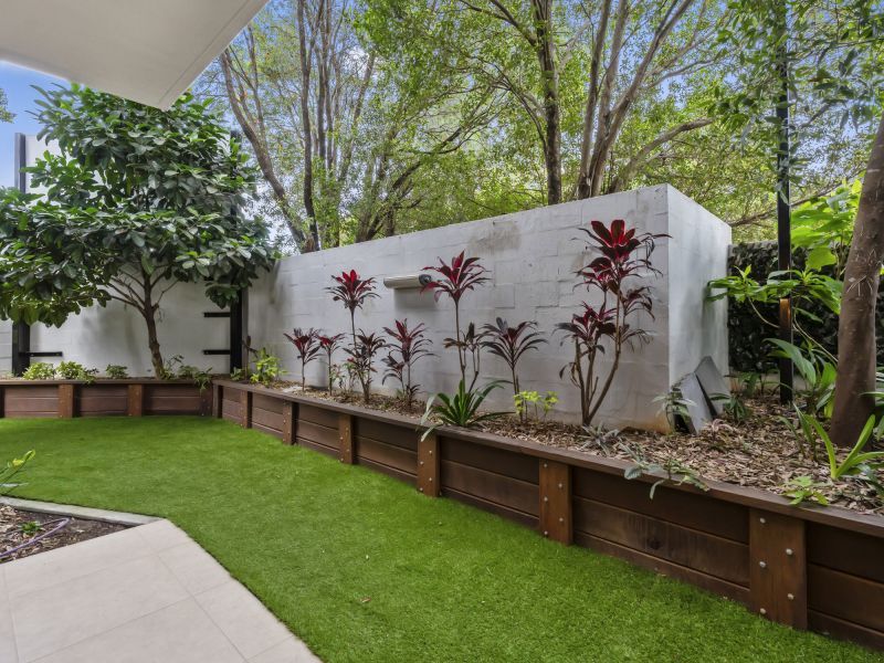 Low-maintenance two-bedroom apartment