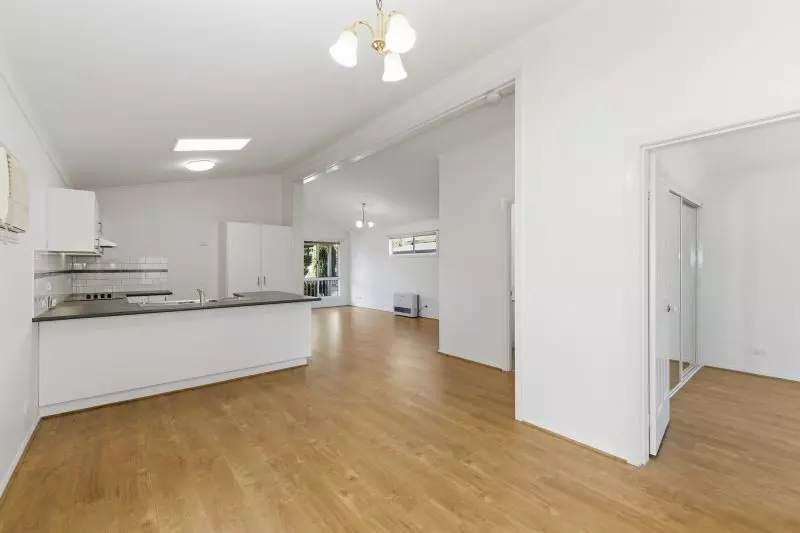 Beautifully Refreshed Two-Bedroom Cottage