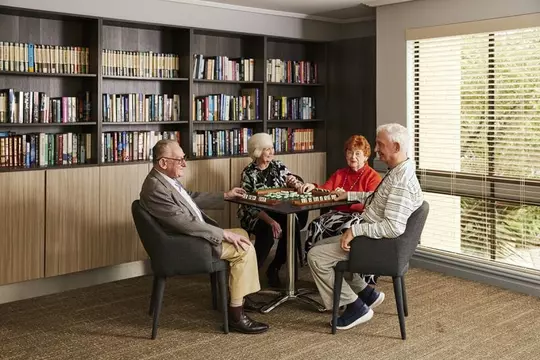 Apt 98 – Fully renovated oversized apartment, private and quiet