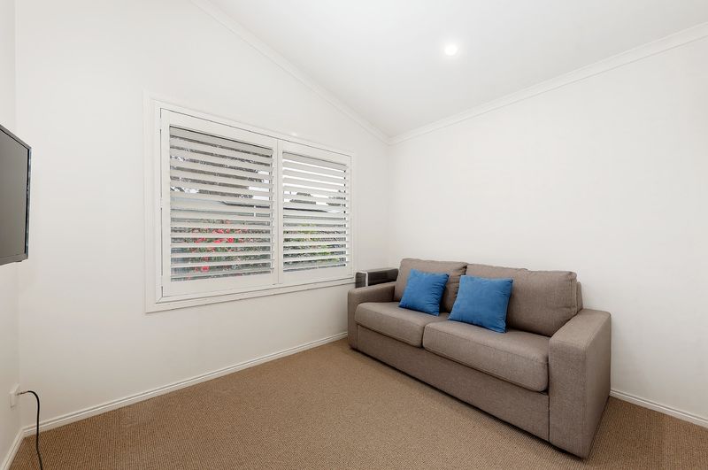 Pet friendly home in welcoming over 55s community