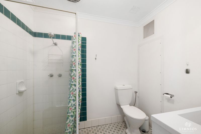 Super Spacious, Retro Classic!