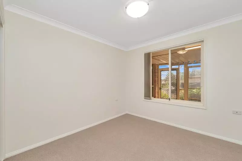 Corner Retreat Opposite Ashton Gardens Hub