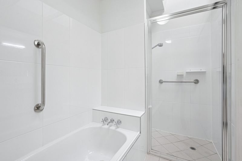 Beautiful two-bedroom, 1 bathroom villa with detached garage