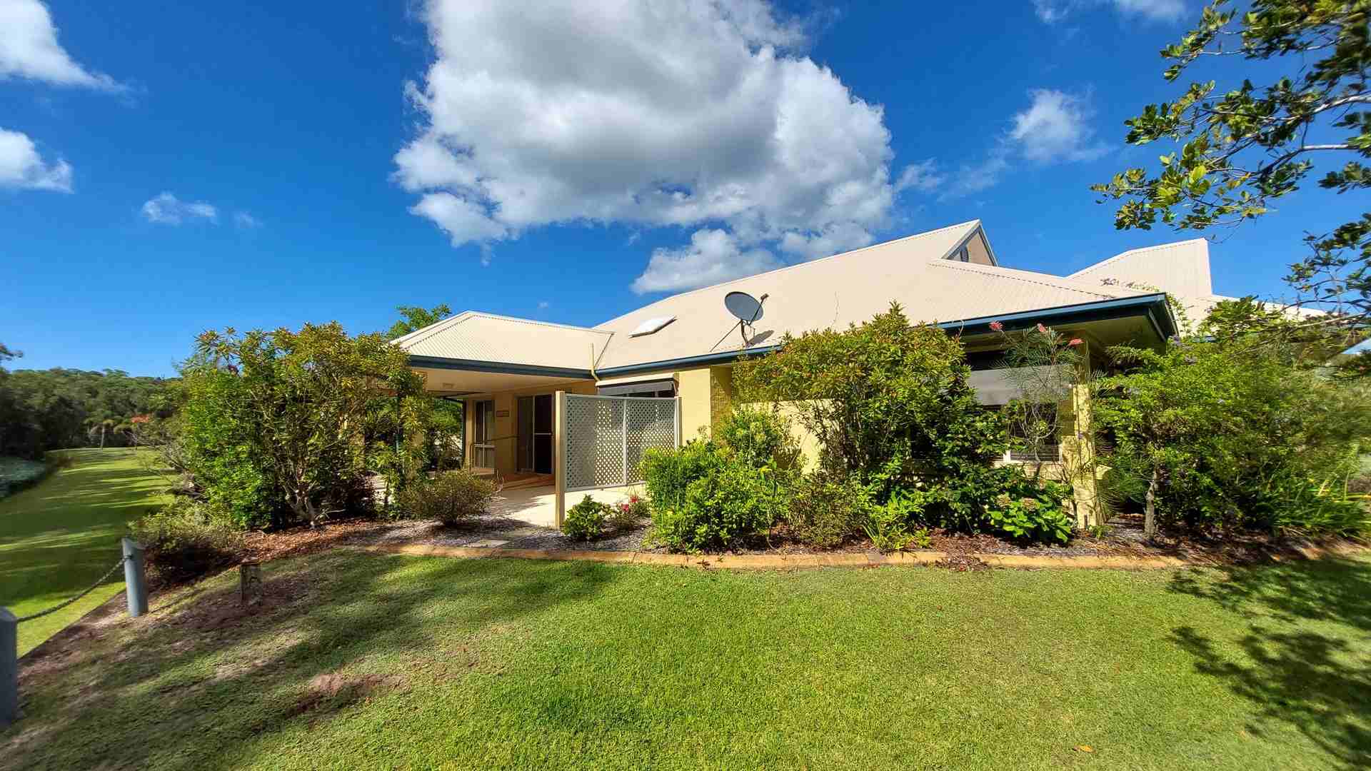 2-Bedrooms Home with Beautiful Views - 58 Sirocco 